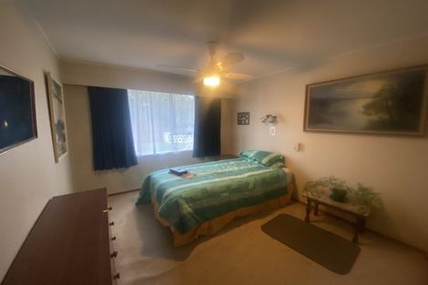 Photo of property in 8 Warden Place, Mangere Bridge, Auckland, 2022