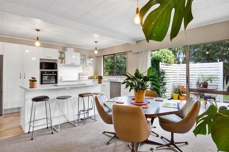 Photo of property in 19 Wesley Avenue, Frankleigh Park, New Plymouth, 4310