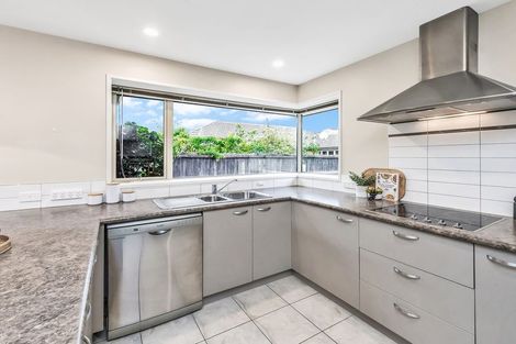 Photo of property in 10 Cyclamen Place, Aidanfield, Christchurch, 8025