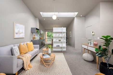 Photo of property in 16/2 Onslow Road, Khandallah, Wellington, 6035