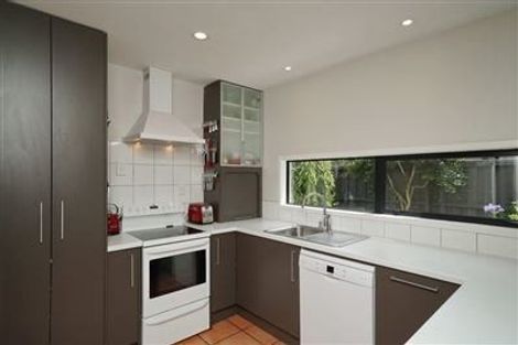 Photo of property in 76a Memorial Avenue, Ilam, Christchurch, 8053