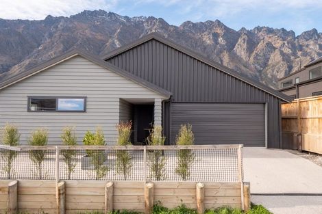 Photo of property in 96 Spur Ridge Rise, Jacks Point, 9371