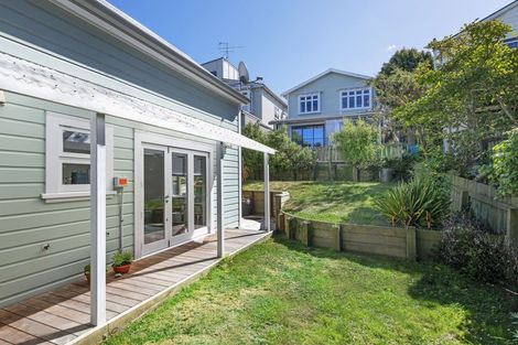 Photo of property in 1 Overtoun Terrace, Hataitai, Wellington, 6021