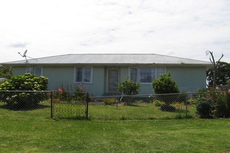 Photo of property in 23 Tarata Crescent, Mangere Bridge, Auckland, 2022