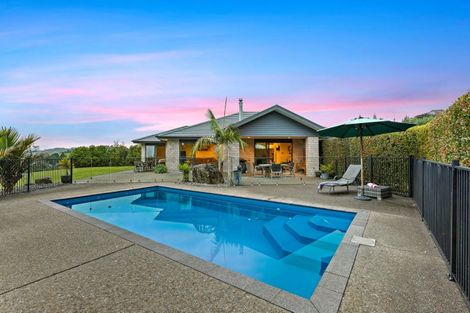 Photo of property in 827 Wainui Road, Wainui, Silverdale, 0994