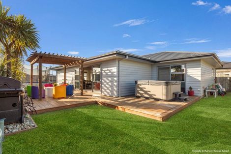 Photo of property in 17 Story Street, Foxton Beach, Foxton, 4815