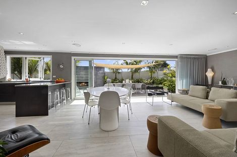 Photo of property in 14d Chilman Street, Strandon, New Plymouth, 4312