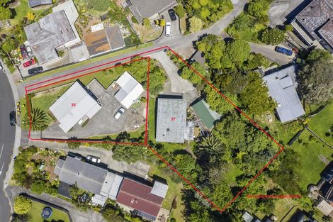 Photo of property in 35 Cyclarama Crescent, Massey, Auckland, 0614