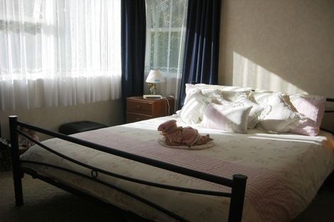 Photo of property in 194 Don Buck Road, Massey, Auckland, 0614