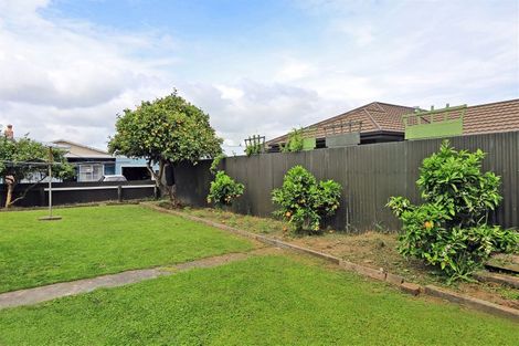 Photo of property in 1103 Heretaunga Street East, Parkvale, Hastings, 4122