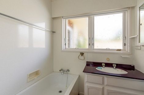 Photo of property in 28 Oriwa Street, Waikanae, 5036