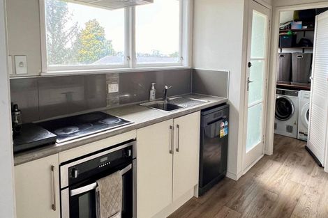 Photo of property in 32 Sunvue Road, Glen Eden, Auckland, 0602