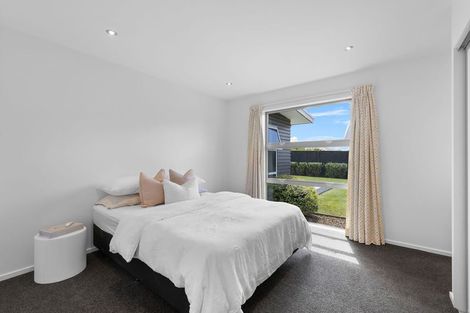Photo of property in 17 Jacqueline Drive, West Melton, 7618