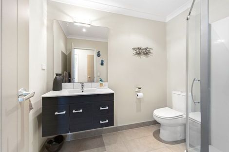 Photo of property in 174 Forest Hill Road, Henderson, Auckland, 0612