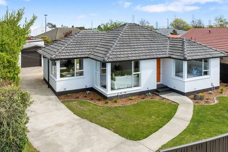 Photo of property in 17 Roberts Road, Hei Hei, Christchurch, 8042