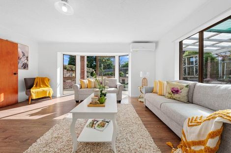 Photo of property in 2/22 Cornelian Crescent, Half Moon Bay, Auckland, 2012