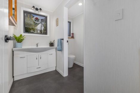 Photo of property in 10 Kinloch Place, Papakowhai, Porirua, 5024