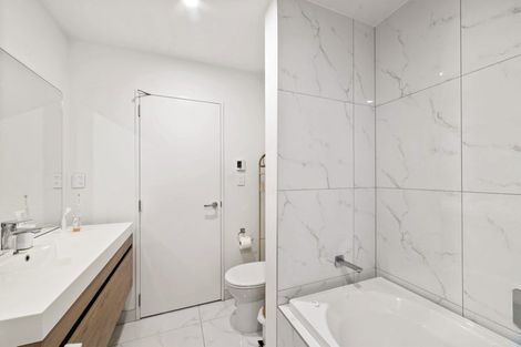 Photo of property in 18u2 Oriental Terrace, Oriental Bay, Wellington, 6011