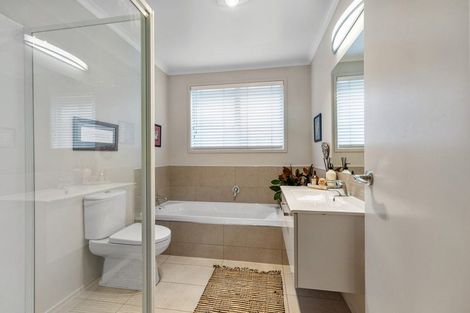 Photo of property in 6 Rire Hau Lane, Pyes Pa, Tauranga, 3112