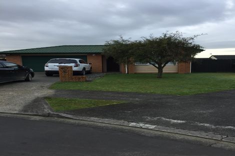 Photo of property in 16 Reremanu Place, Weymouth, Auckland, 2103