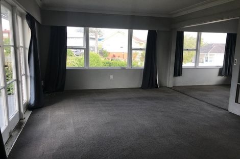 Photo of property in 5 Plumley Crescent, Mangere, Auckland, 2022