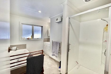 Photo of property in 24 Kent Terrace, Taradale, Napier, 4112