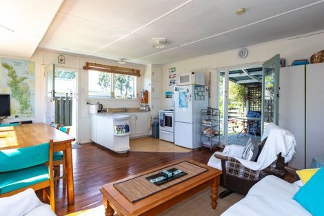 Photo of property in 603 Ocean Road, Whangamata, 3620