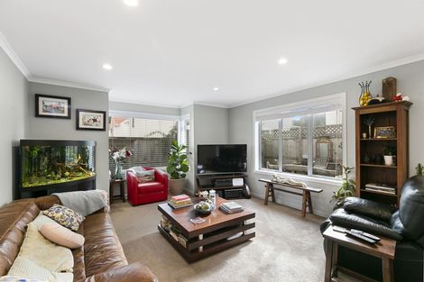 Photo of property in 2/6 The Parade, Island Bay, Wellington, 6023