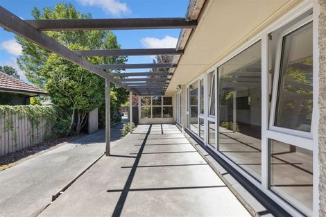 Photo of property in 5 Brookby Crescent, Avonhead, Christchurch, 8042
