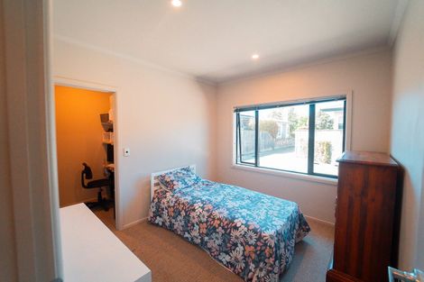Photo of property in 5a Cornwall Road, Taradale, Napier, 4112