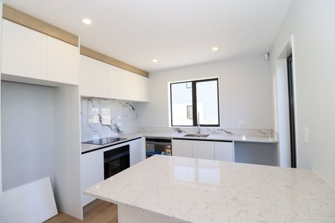 Photo of property in 4b Blue Gum Rise, Sunnyhills, Auckland, 2010