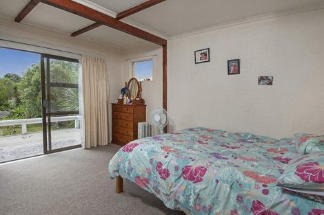 Photo of property in 21 Ranui Station Road, Ranui, Auckland, 0612