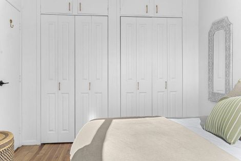 Photo of property in 37 Mcfarlane Street, Oakura, 4314