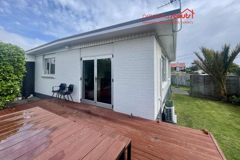 Photo of property in 16 Mangorei Road, Strandon, New Plymouth, 4312