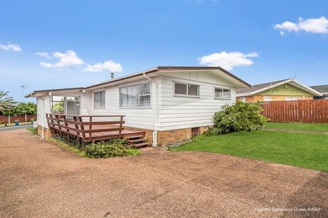Photo of property in 28 Eyre Street, Henderson, Auckland, 0612