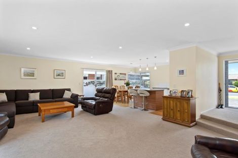 Photo of property in 52 Russley Drive, Mount Maunganui, 3116