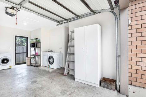 Photo of property in 8 Latham Stubbs Crescent, Waipawa, 4210