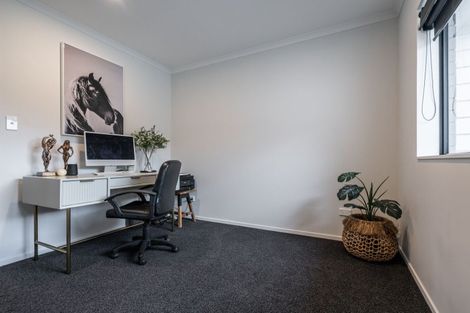 Photo of property in 24 Rose Leigh Drive, Cambridge, 3434