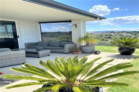 Photo of property in 25 Merlot Drive, Pyes Pa, Tauranga, 3112