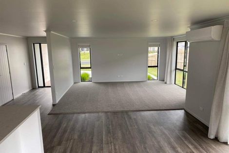 Photo of property in 63 Kaurinui Crescent, One Tree Point, 0118