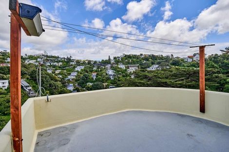 Photo of property in 20u5 Saint Michaels Crescent, Kelburn, Wellington, 6012