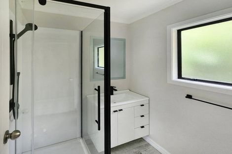 Photo of property in 16 Crystal Grove, Birchville, Upper Hutt, 5018