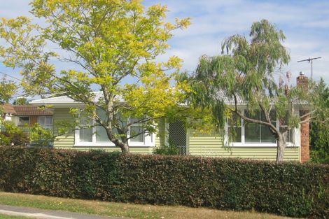 Photo of property in 96 Lynwood Road, New Lynn, Auckland, 0600