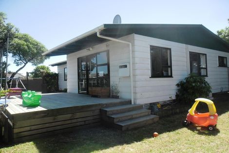 Photo of property in 6 Linwood Drive, Paraparaumu, 5032