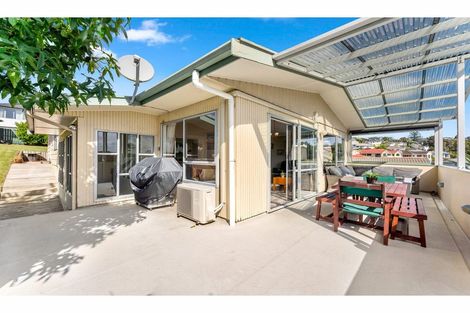 Photo of property in 42 Velma Road, Hillcrest, Auckland, 0627