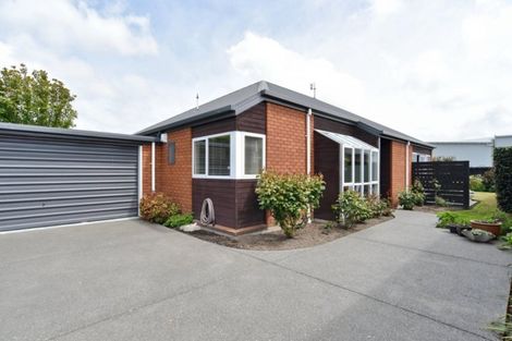 Photo of property in 9 Phoenix Lane, Northcote, Christchurch, 8052