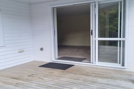 Photo of property in 28 Judkins Crescent, Cockle Bay, Auckland, 2014