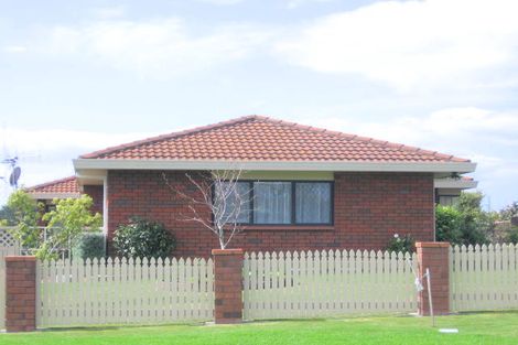 Photo of property in 18 Claridge Place, Mount Maunganui, 3116