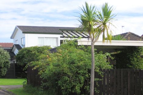 Photo of property in 11b Levaut Place, Half Moon Bay, Auckland, 2012