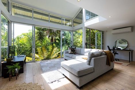 Photo of property in 50a Colonial Road, Birkenhead, Auckland, 0626